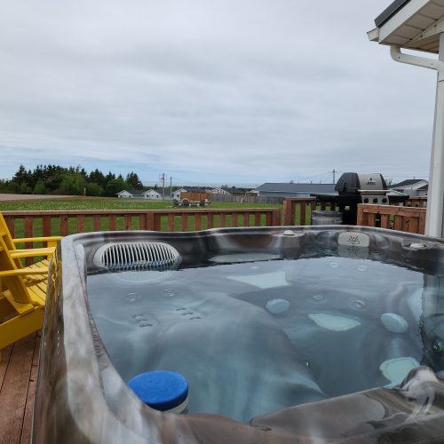 Hill Top Two Bedroom cottage with Outdoor Hot Tub